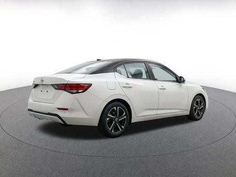 Used 2025 Nissan Sentra SV FWD image 7