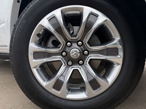 Used 2023 RAM 1500 Limited AWD/4WD image 11