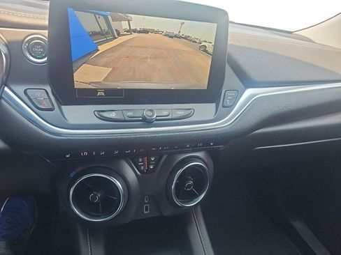 Used 2025 Chevrolet Blazer LT FWD image 15