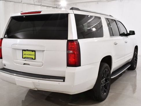 Used 2018 Chevrolet Suburban Premier AWD/4WD image 12