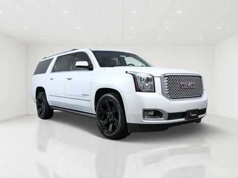 Used 2017 GMC Yukon XL Denali w/ Open Road Package AWD/4WD image 1