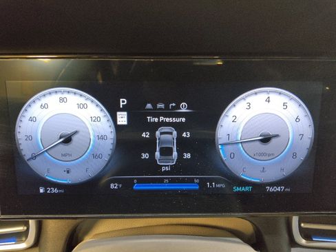 Used 2024 Hyundai Elantra SEL w/ Convenience Package FWD image 23