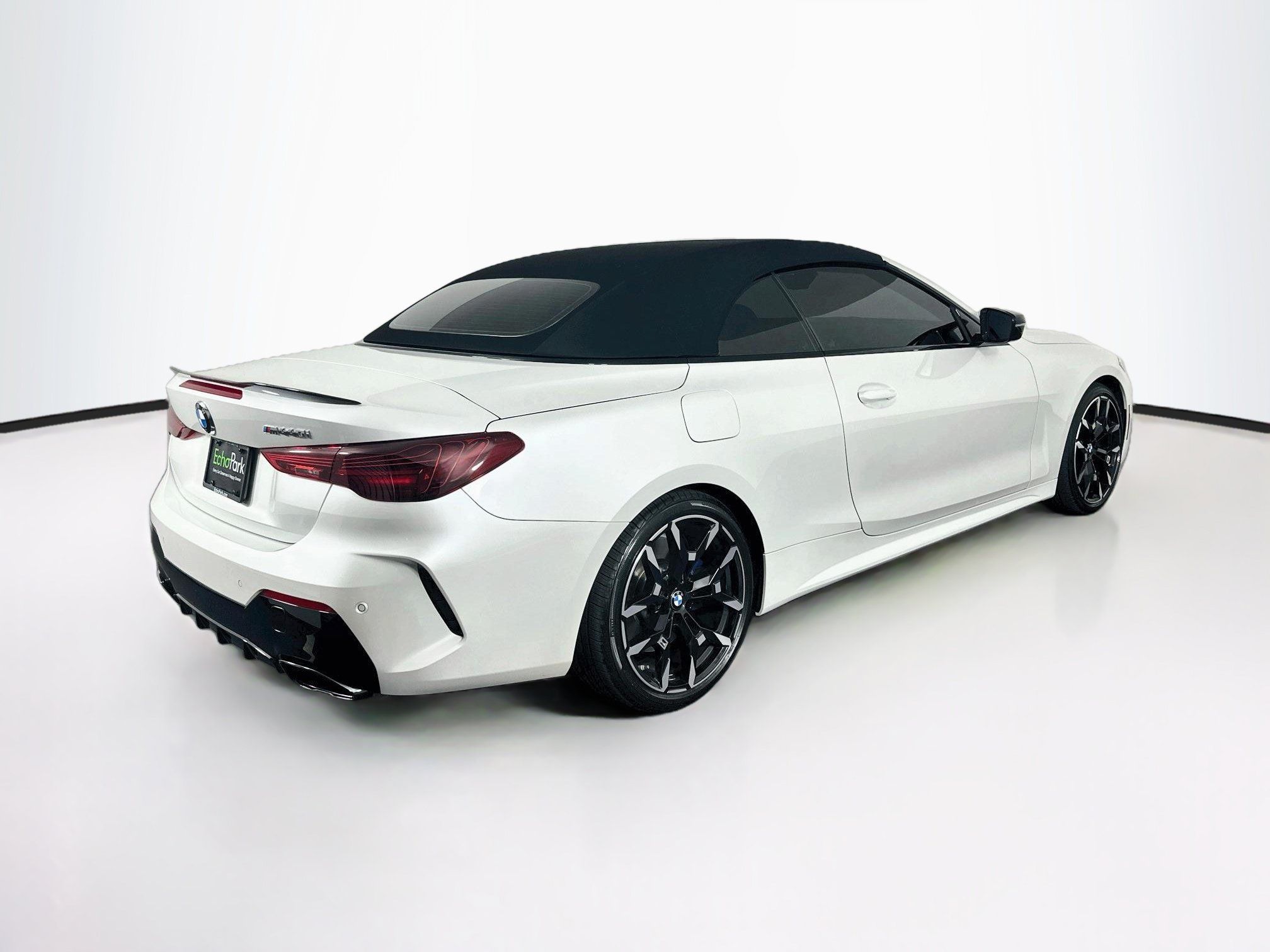 Used 2025 BMW M440i Convertible RWD image 9