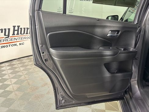 Used 2017 Honda Pilot Touring image 25