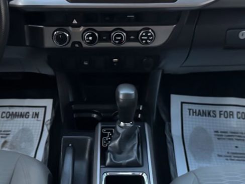 Used 2018 Toyota Tacoma SR5 image 17