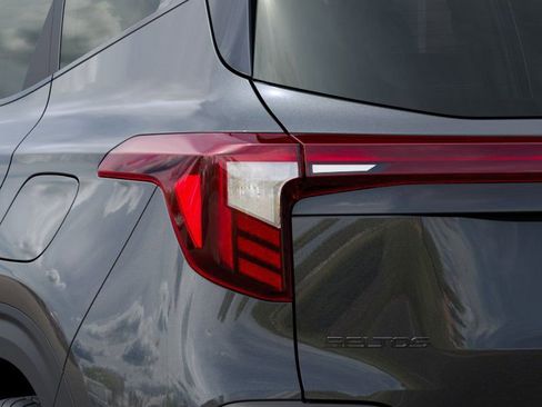 New 2025 Kia Seltos S image 11