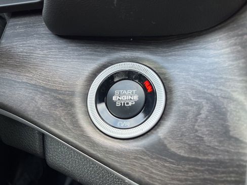 New 2025 Jeep Grand Cherokee L Limited image 32