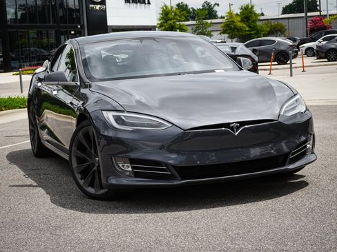 Used 2020 Tesla Model S Long Range AWD/4WD image 2