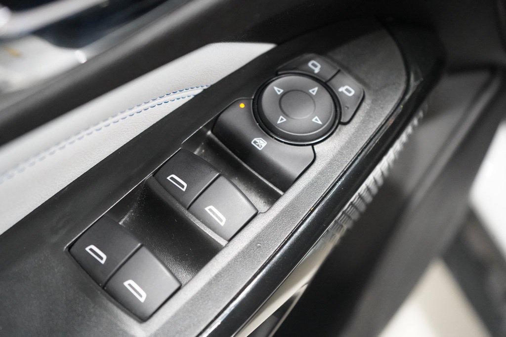 Used 2025 Chevrolet Trax LT FWD image 19