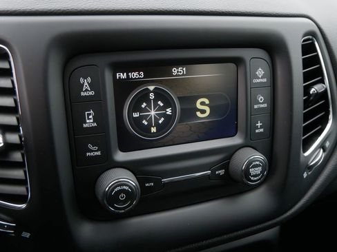 Used 2018 Jeep Compass Latitude w/ Cold Weather Group AWD/4WD image 26