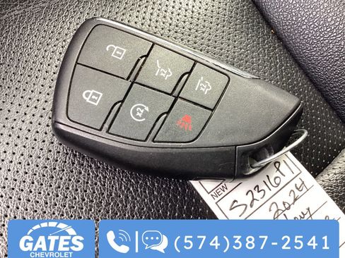 Used 2024 Chevrolet Tahoe Premier AWD/4WD image 35