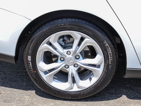 Used 2025 Honda Accord LX image 8