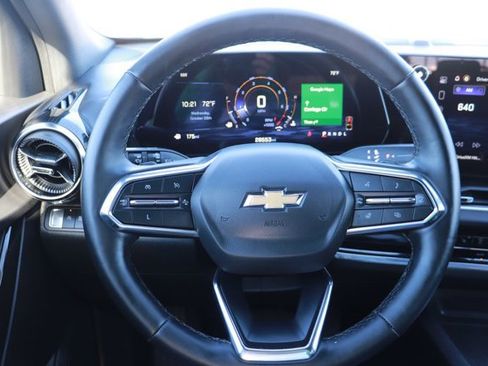 Used 2025 Chevrolet Equinox LT image 17