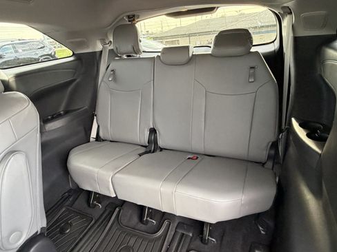 Certified 2025 Toyota Sienna XLE w/ XLE Plus Package AWD/4WD image 17