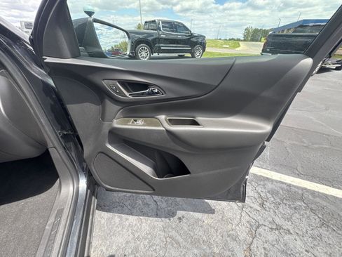 Used 2023 Chevrolet Equinox LT FWD image 19
