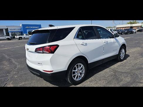 Used 2024 Chevrolet Equinox LT image 3