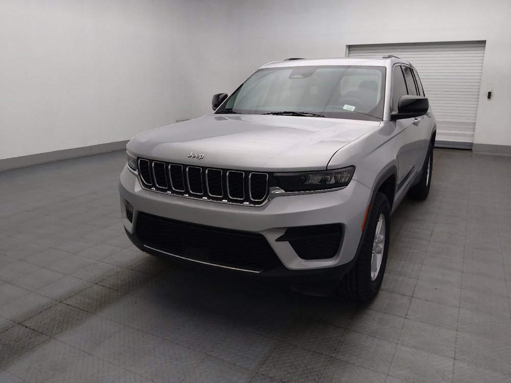 Used 2023 Jeep Grand Cherokee Laredo AWD/4WD image 15
