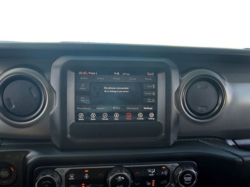 Used 2023 Jeep Wrangler Unlimited w/ Cold Weather Group AWD/4WD image 19