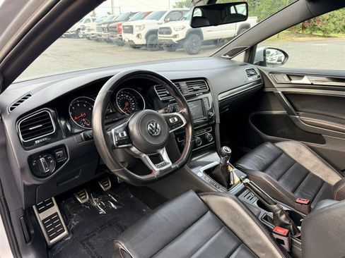 Used 2017 Volkswagen GTI SE FWD image 28