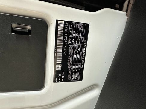 Used 2024 Mercedes-Benz Sprinter 2500 image 23