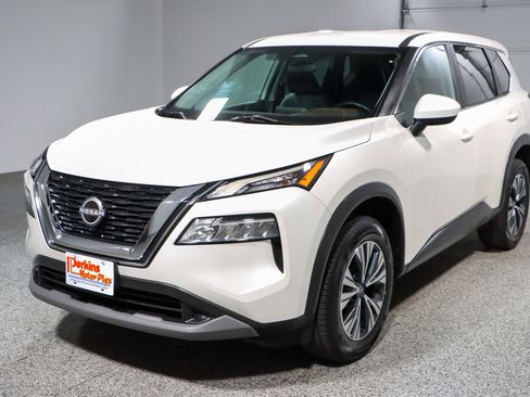 Used 2023 Nissan Rogue SV image 30