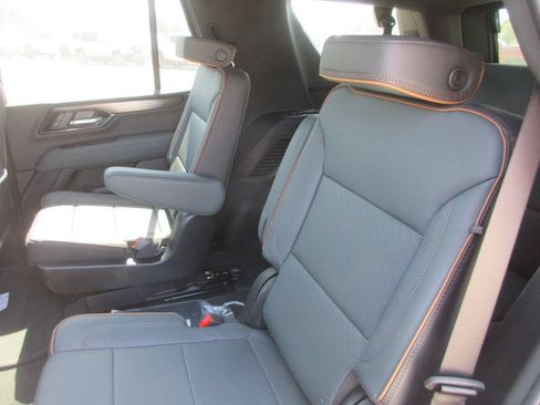 New 2026 GMC Yukon AT4 AWD/4WD image 12