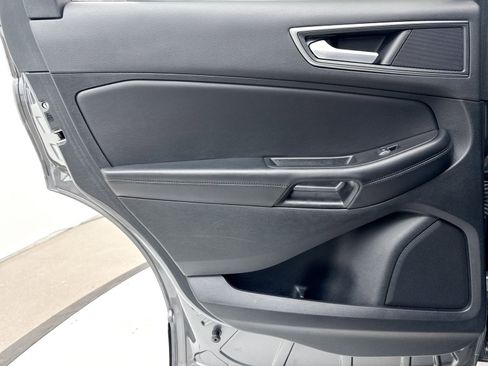 Used 2023 Ford Edge SE w/ Black Appearance Package image 31