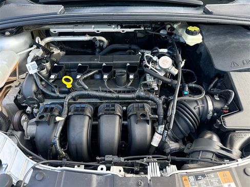 Used 2017 Ford Focus SEL image 31