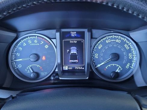 Used 2019 Toyota Tacoma TRD Off-Road AWD/4WD image 22