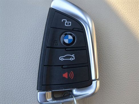 Used 2020 BMW 330i xDrive Sedan w/ Convenience Package image 31