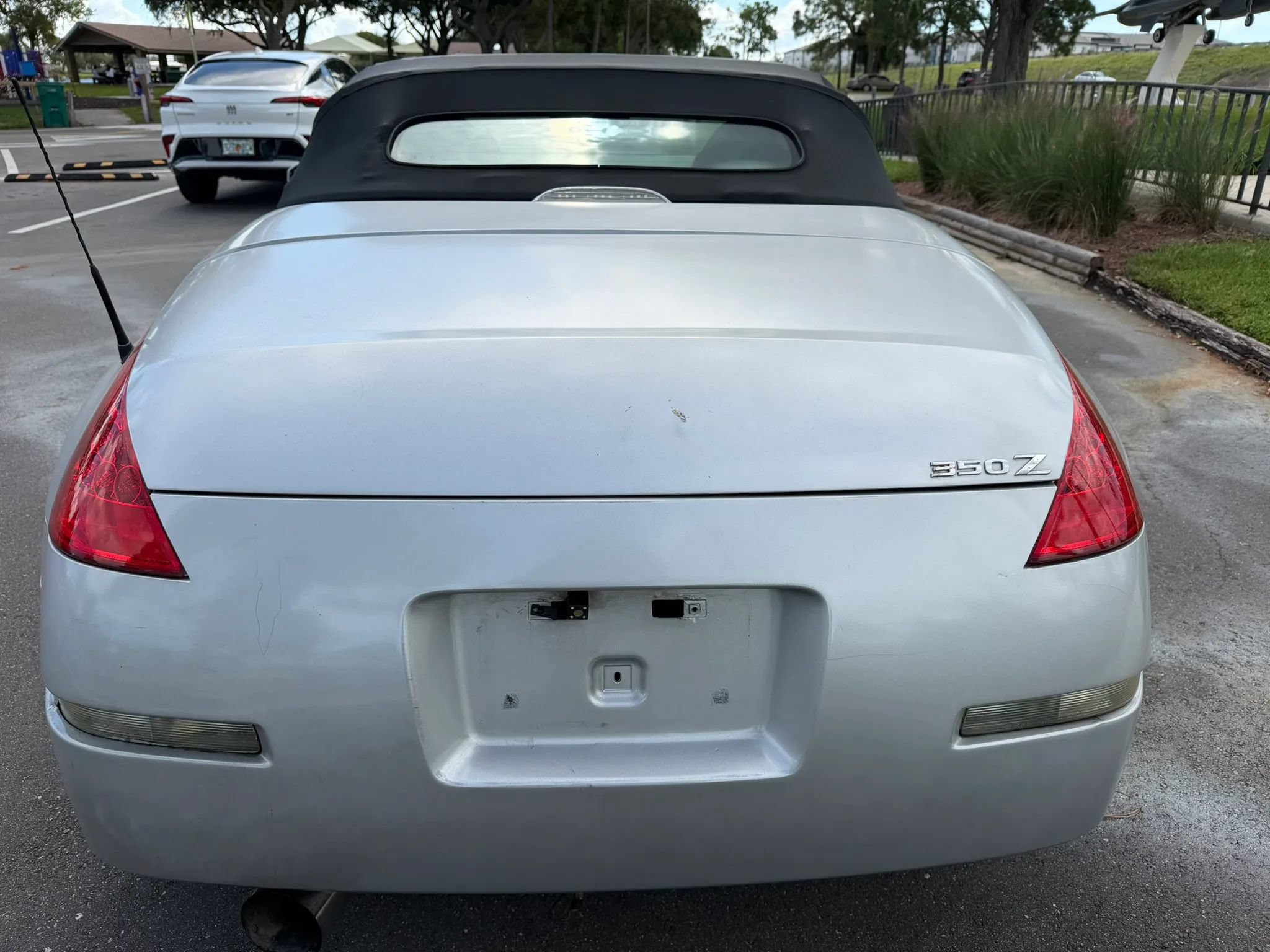 Used 2006 Nissan 350Z Enthusiast RWD image 5