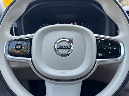Certified 2023 Volvo XC60 B5 Plus image 28