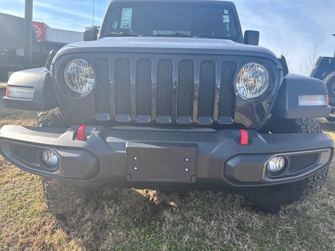 Used 2021 Jeep Wrangler Sport image 36