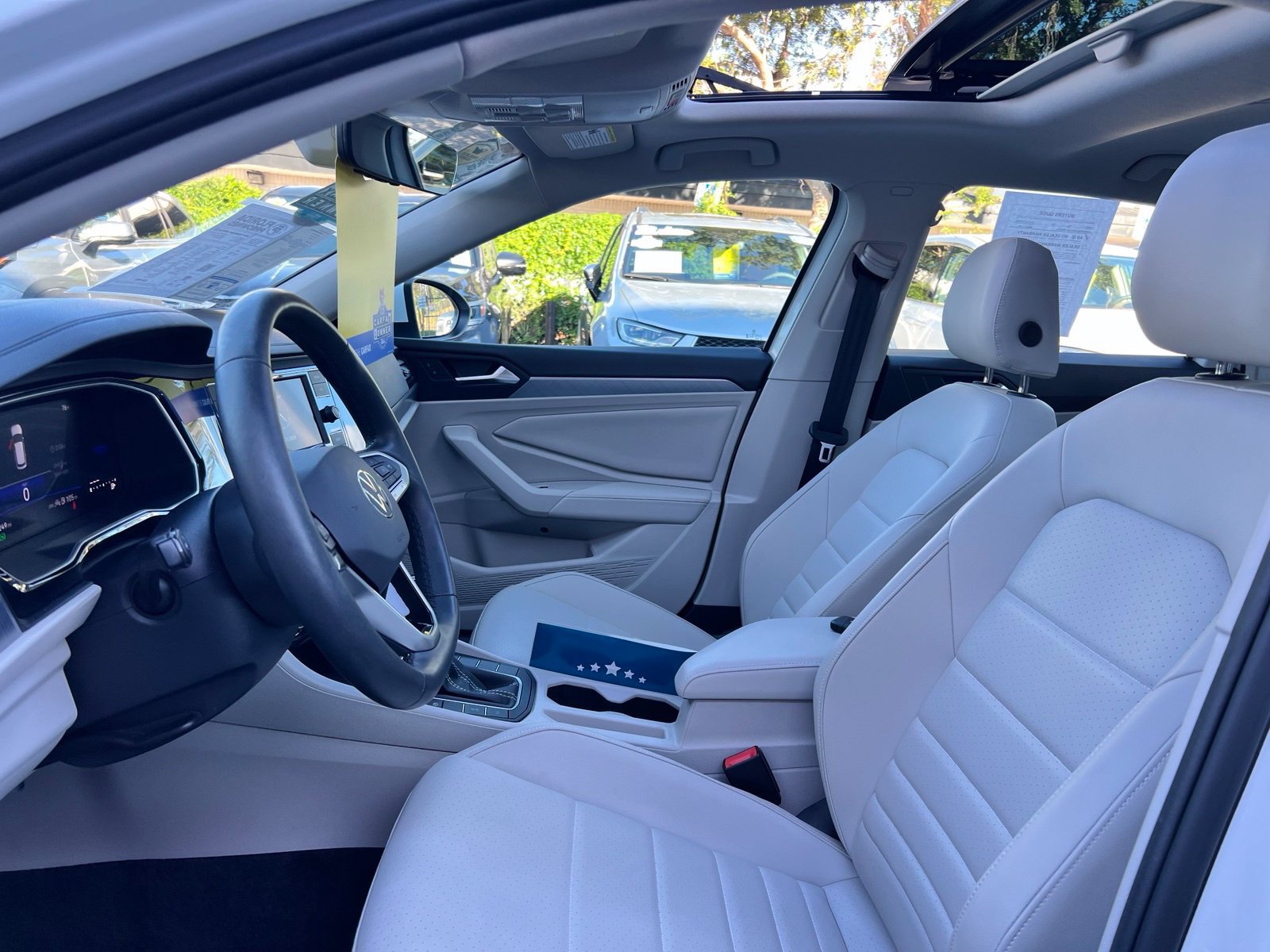 Used 2024 Volkswagen Jetta SE w/ Panoramic Sunroof Package FWD image 32