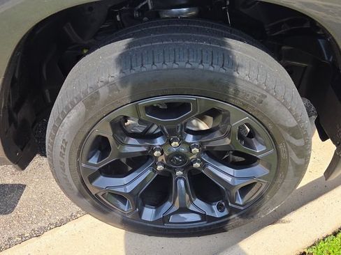 Used 2024 RAM 1500 Limited AWD/4WD image 16
