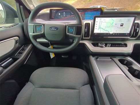 New 2025 Ford Expedition Active image 16