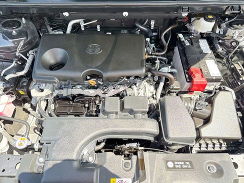 Certified 2025 Toyota RAV4 LE FWD image 17