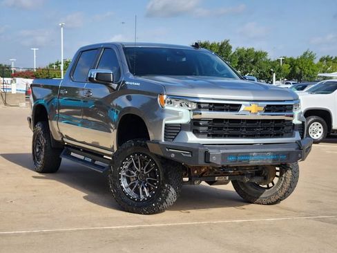Used 2023 Chevrolet Silverado 1500 LT AWD/4WD image 2