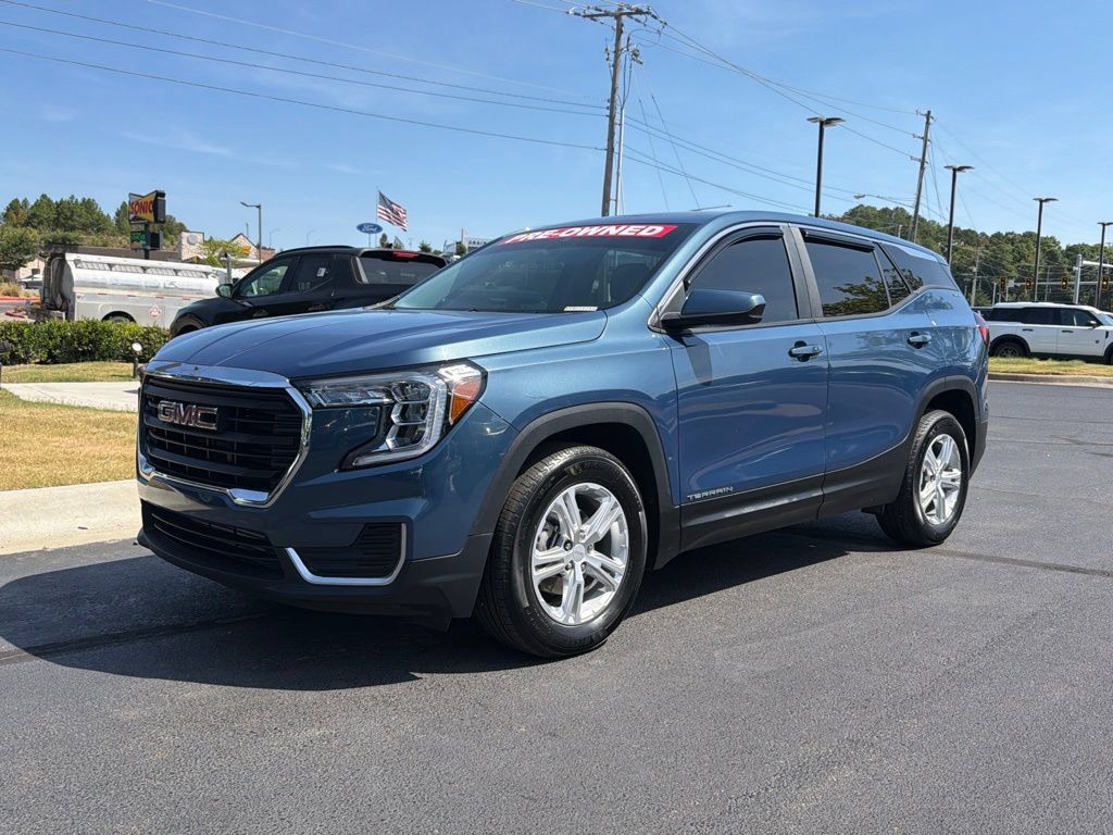 Used 2024 GMC Terrain SLE FWD image 4