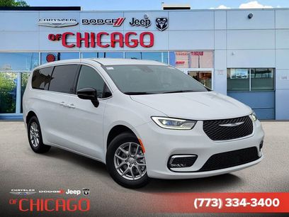 New 2026 Chrysler Pacifica Select