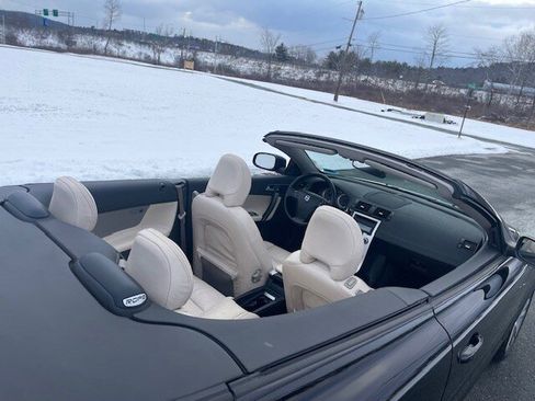 Used 2011 Volvo C70 T5 image 16