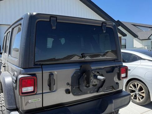 Used 2020 Jeep Wrangler Unlimited Sport S AWD/4WD image 3