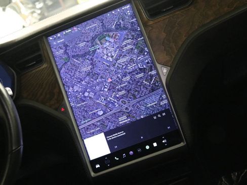 Used 2020 Tesla Model X image 38