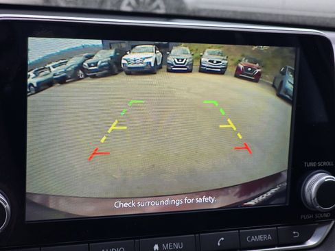 Used 2021 Nissan Sentra SV image 18