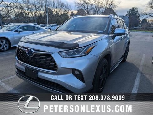 Used 2024 Toyota Highlander Platinum image 1