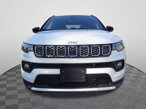 Used 2025 Jeep Compass Limited AWD/4WD image 5
