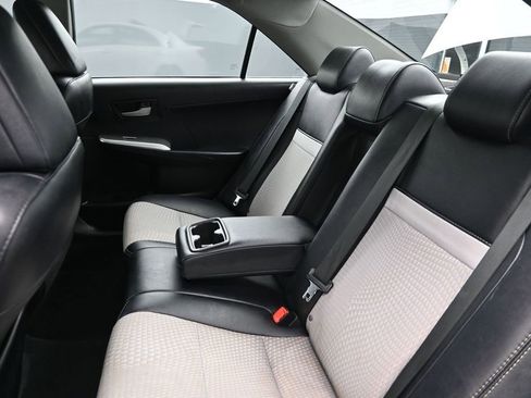 Used 2014 Toyota Camry SE FWD image 16