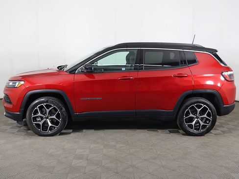 Used 2025 Jeep Compass Limited AWD/4WD image 17