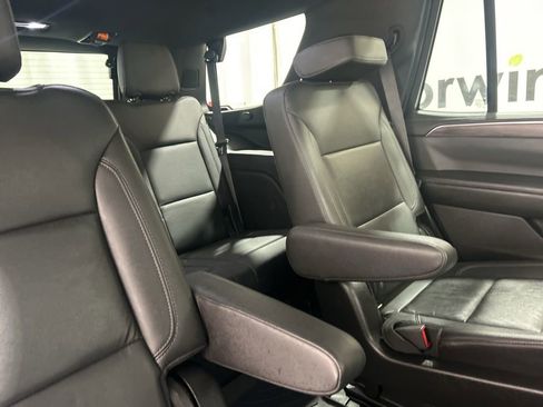 Used 2021 Chevrolet Tahoe Z71 w/ Z71 Signature Package image 17