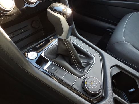 Used 2023 Volkswagen Taos SE image 21